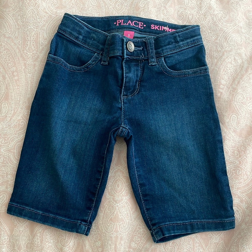 Girl’s children place Bermuda shorts size 5